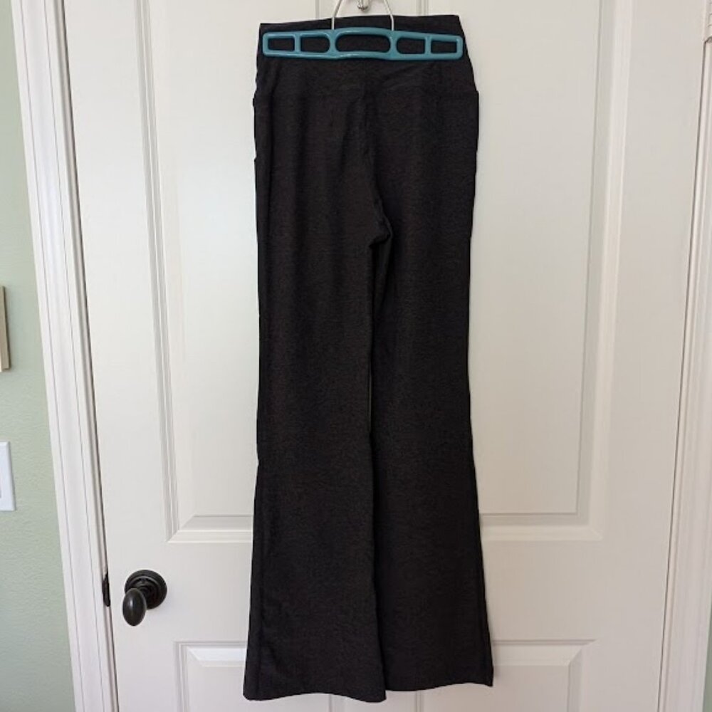 Kirkland Signature Women’s Flare Pants – Charcoal Heather, Size S - Picture 3 of 6